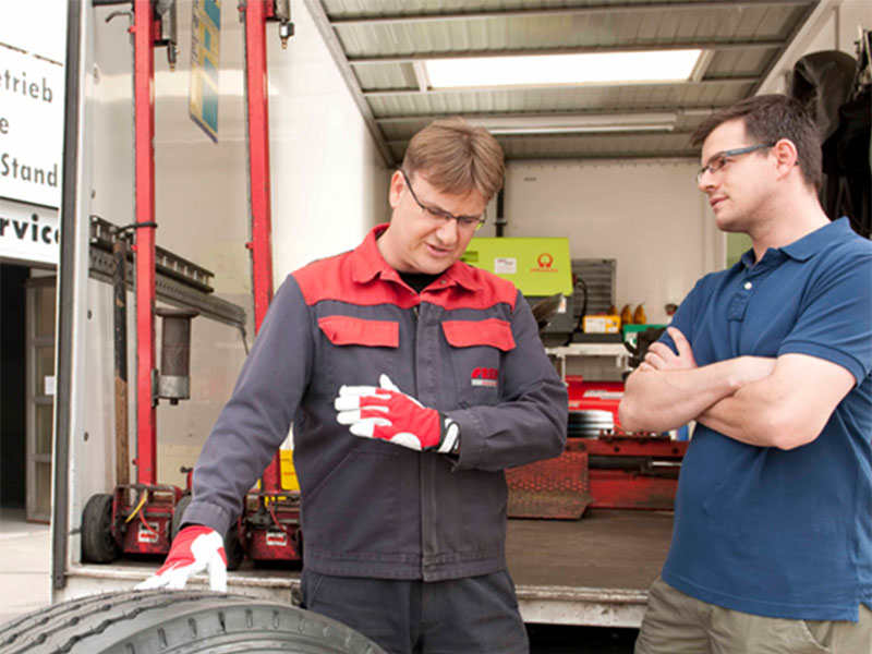 Handwerker service- Lkw-Reifen- Industriereifen-Pkw-Reifen